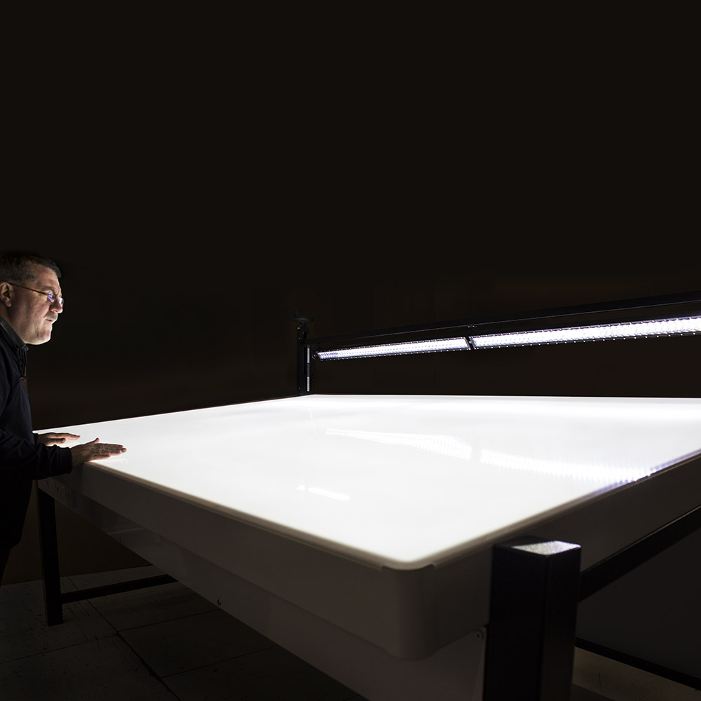 Light boxes and light tables in industry